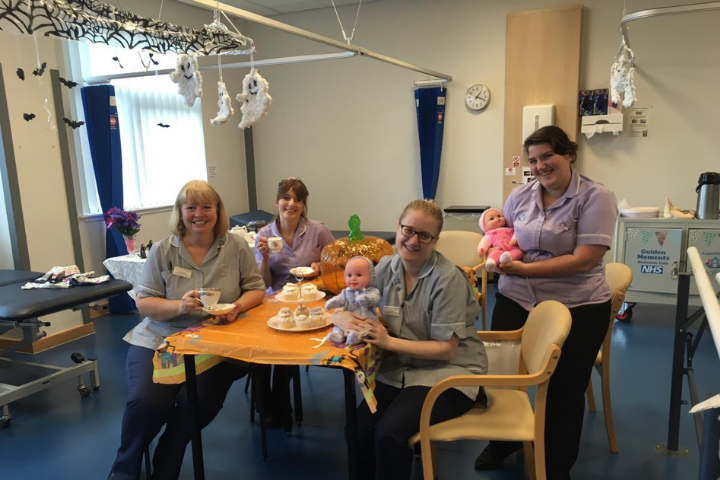 Hospital Dementia Cafe Welcomes Donation